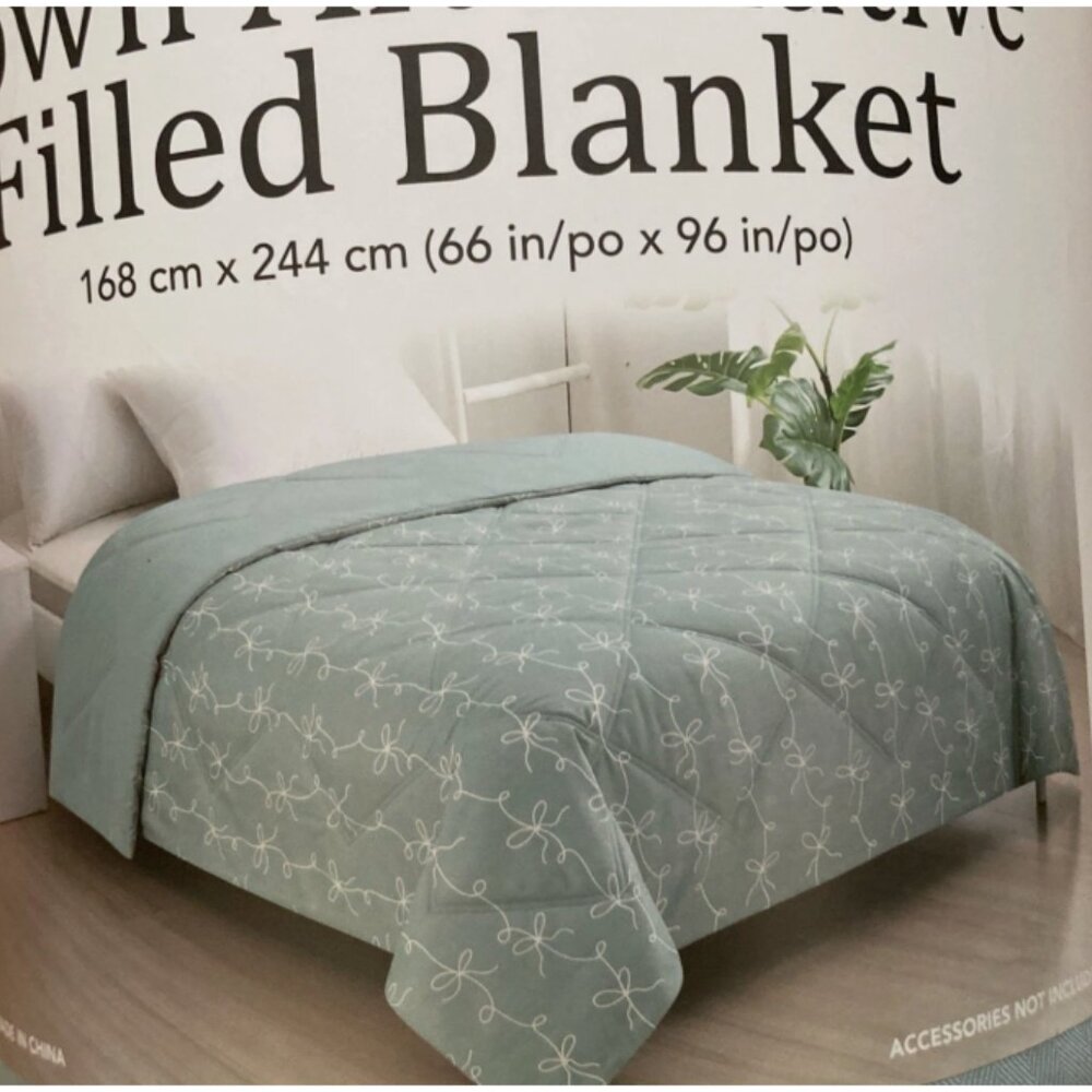 NEW! Herringbone Microfiber down Alternative Blanket Mint Green Twin